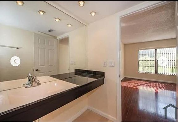 5th image of 4941 Puritan Cir #4941