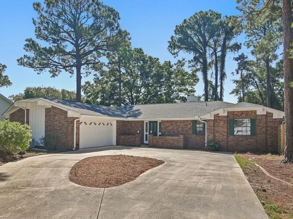 46 Country Club Dr E, Destin, FL 32541