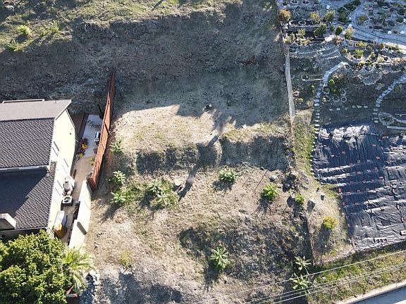 3rd image of 150 Senter Rd