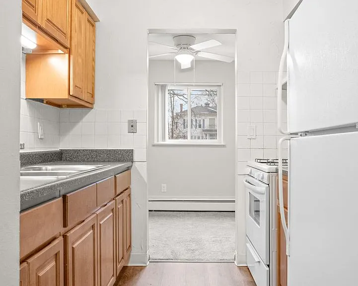 The Hillcrest Apartments — Photo 23