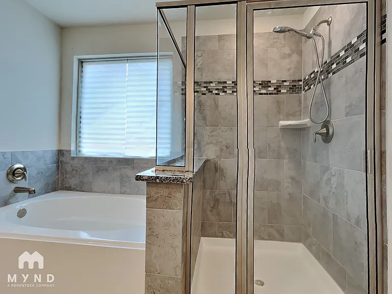 1706 Claire Creek Ct — Photo 19