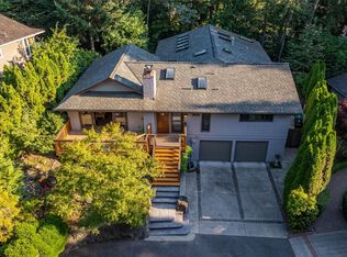 8333 Woodbrook Ln, Mercer Island, WA 98040