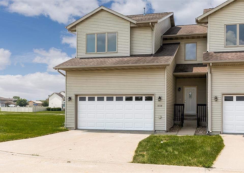 1st image of 1567 Ponds Edge Ct