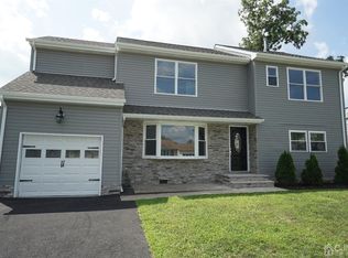 69 Albemarle Rd, Colonia, NJ 07067