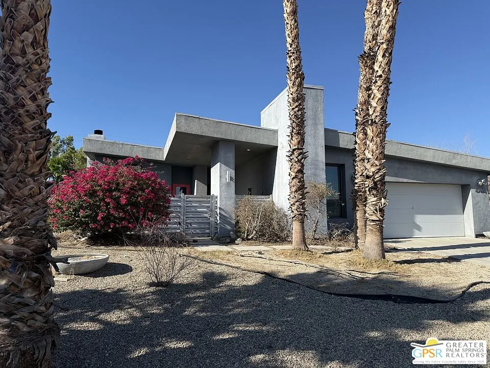 67608 Long Canyon Ln