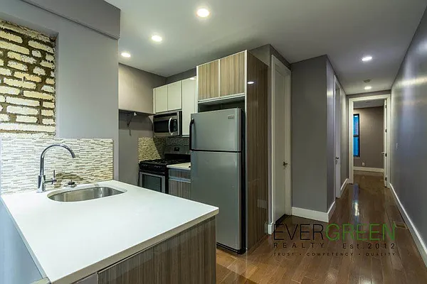 Rented by ERNY LLC | media 37