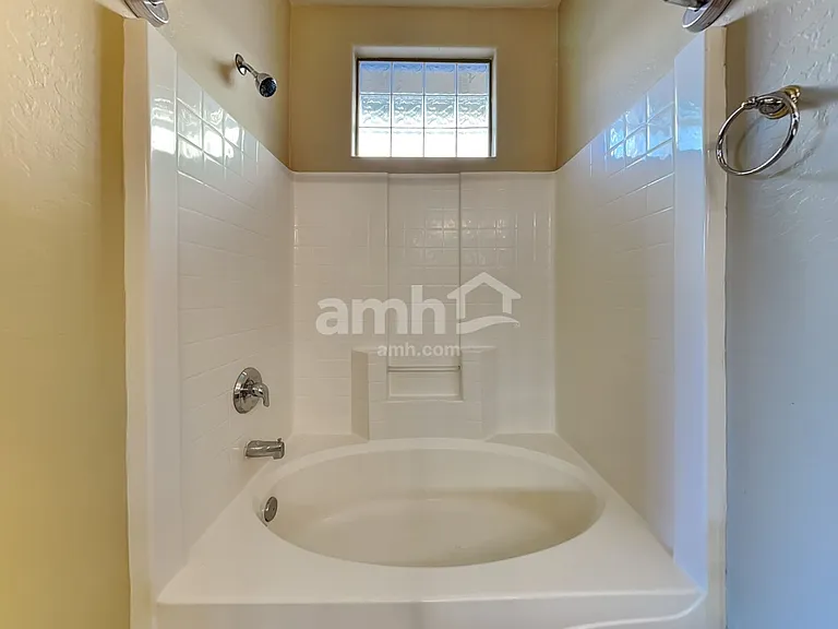 3716 E Waite Ln — Photo 11