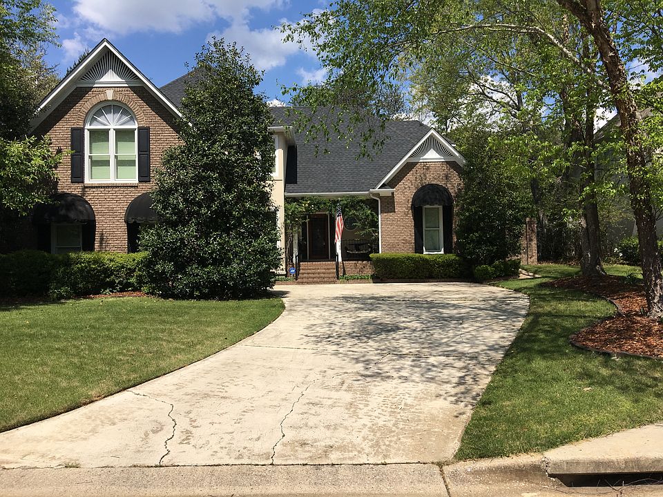 2nd image of 2580 Magnolia Pl