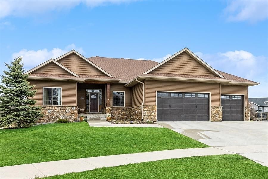 1st image of 1015 Olive Ct