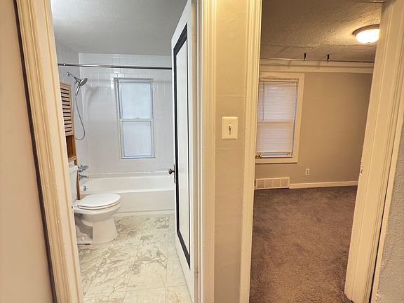5th image of 1529 Silman St #B