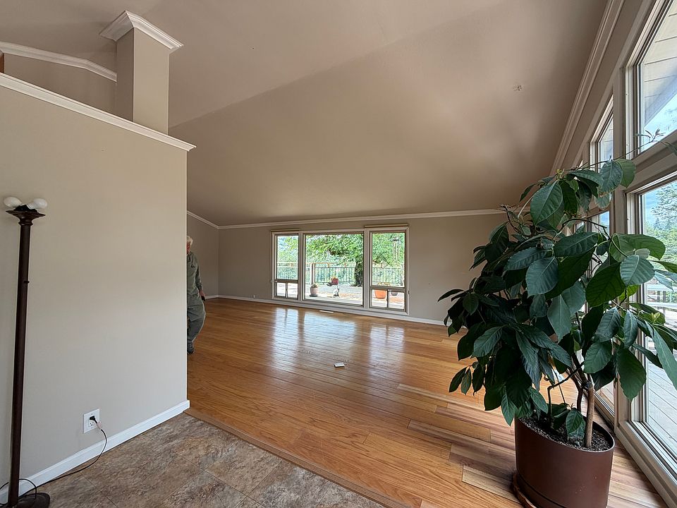 1st image of 132 Ardith Dr