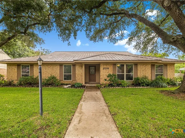 208 Berkshire Ln, Victoria, TX 77904