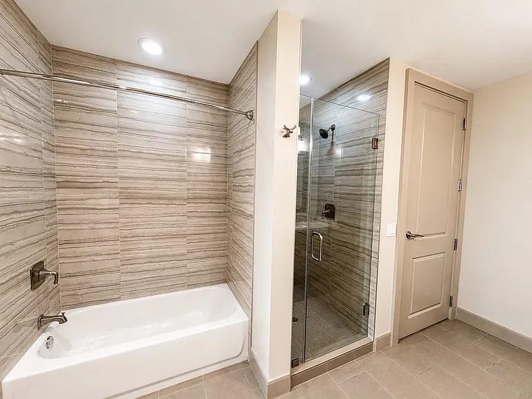 9787 Katy Fwy #1716 — Photo 10