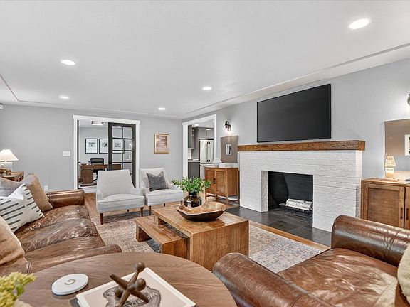 2nd image of 1719 S Rockwood Blvd