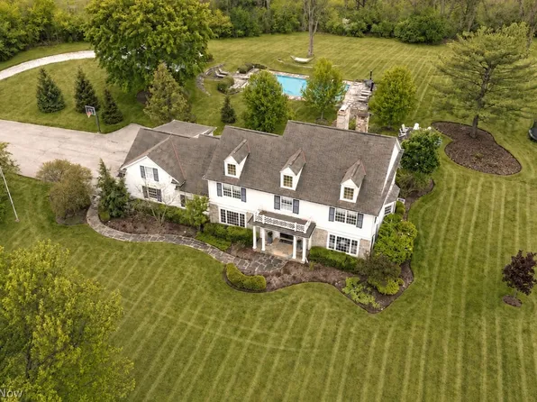 537 Falls Rd, Chagrin Falls, OH 44022