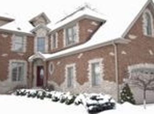 341 Western Ave, Clarendon Hills, IL 60514