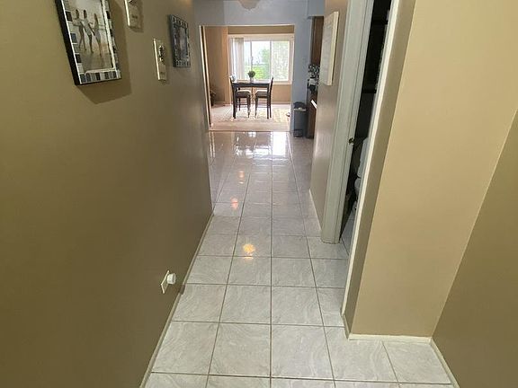 3rd image of 10 Montebello Dr