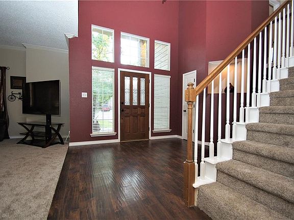 2nd image of 2655 Creekside Way