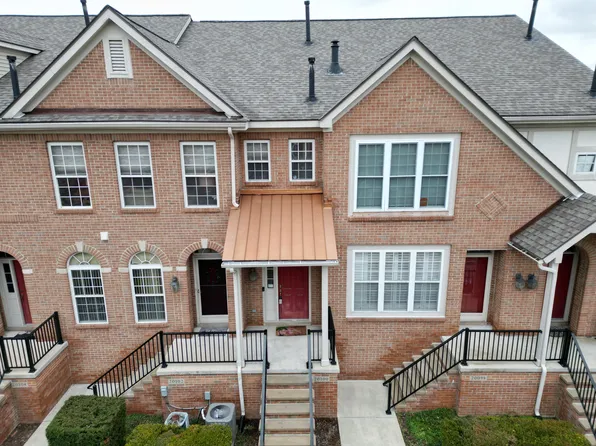 20100 Rodeo Ct, Southfield, MI 48075