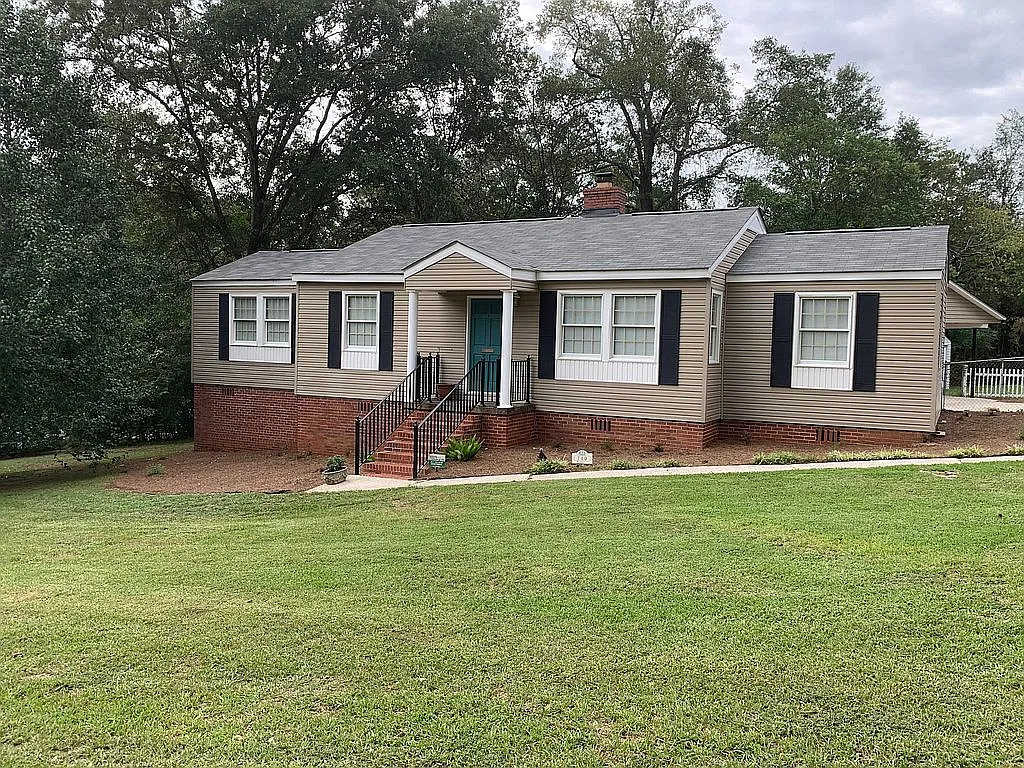 780 Thurmond Dr photo 1