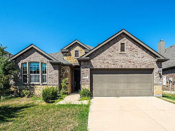 2nd image of 945 Lake Cypress Ln
