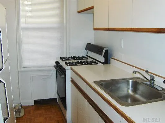 Sold by Century 21 Benjamin Realty | media 24