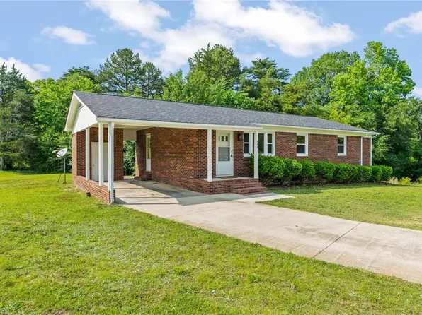 125 Jacklyn Ct, High Point, NC 27265