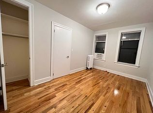 35-28 34th St #D32, Astoria, NY 11106