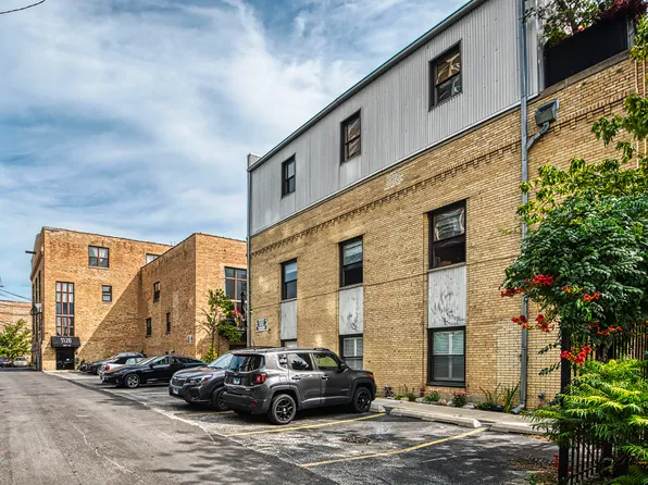 1128 W Ardmore Ave APT 1, Chicago, IL 60660