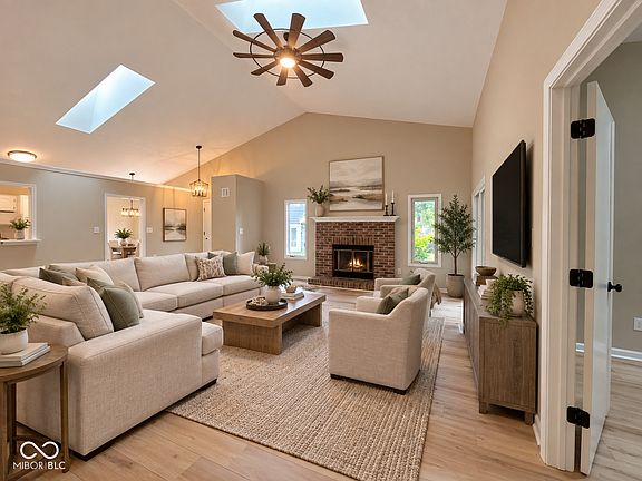4th image of 8138 Foxchase Cir