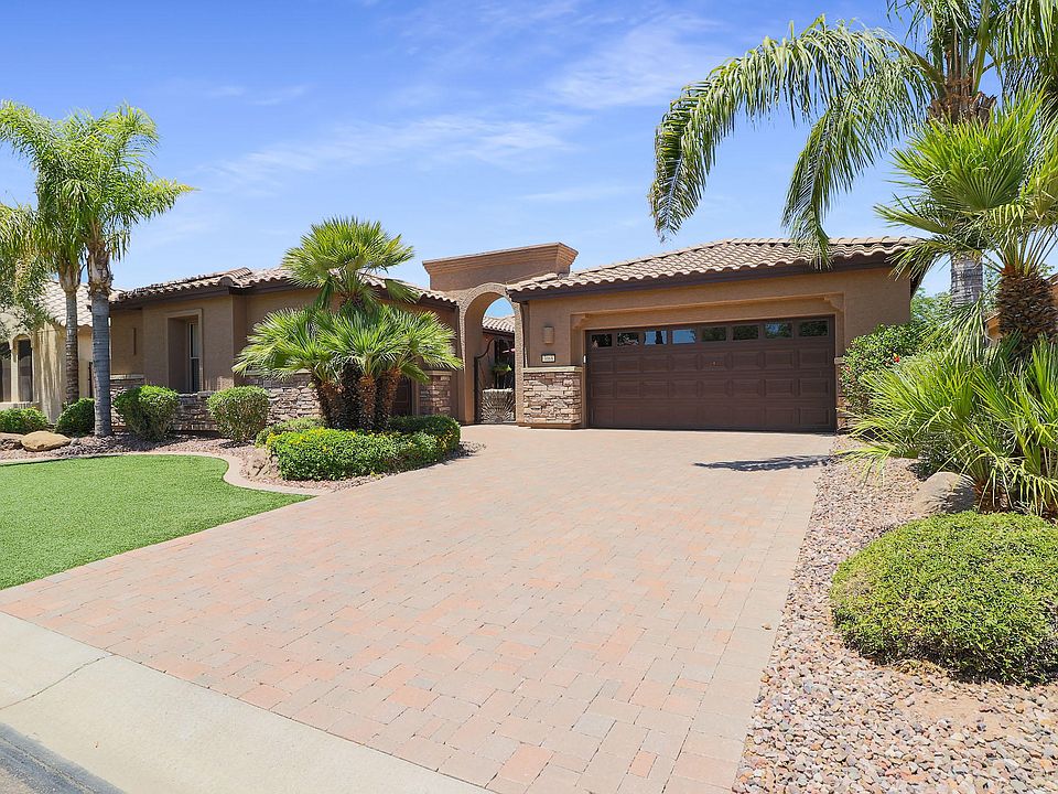 1st image of 3068 N 157th Dr