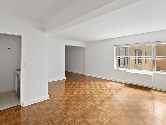 3rd image of 136 E 55th St APT 9R