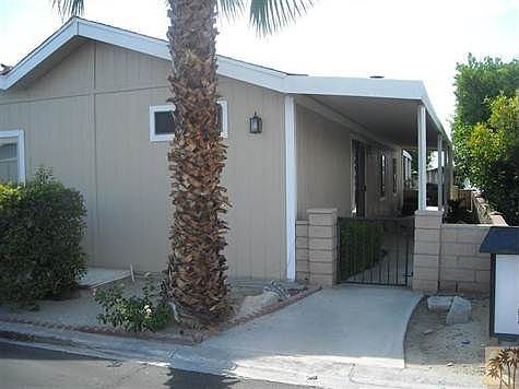 Come on into my lovely side patio.