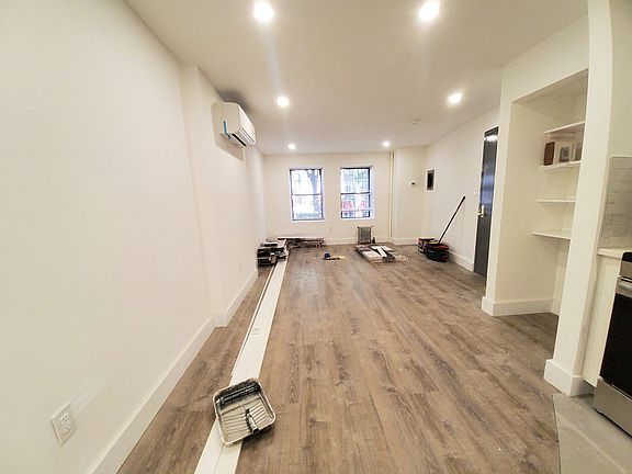3rd image of 320 Throop Ave APT 1