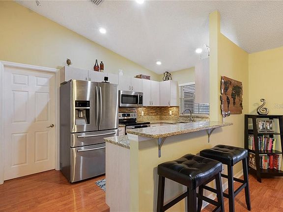 2nd image of 7140 Nicole Ln