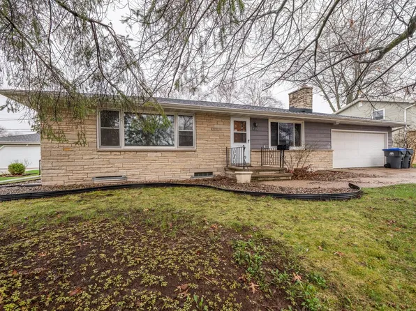 956 Bridgewood DRIVE, Neenah, WI 54956