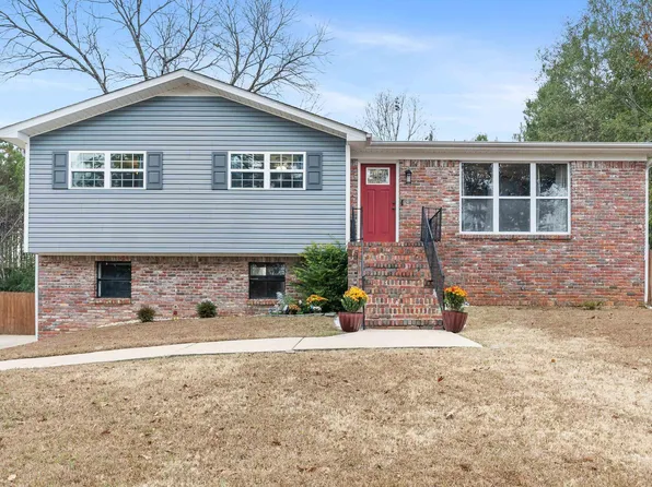 3306 Carousel Dr, Fultondale, AL 35068