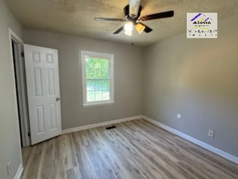 3918 Donna St — Photo 11