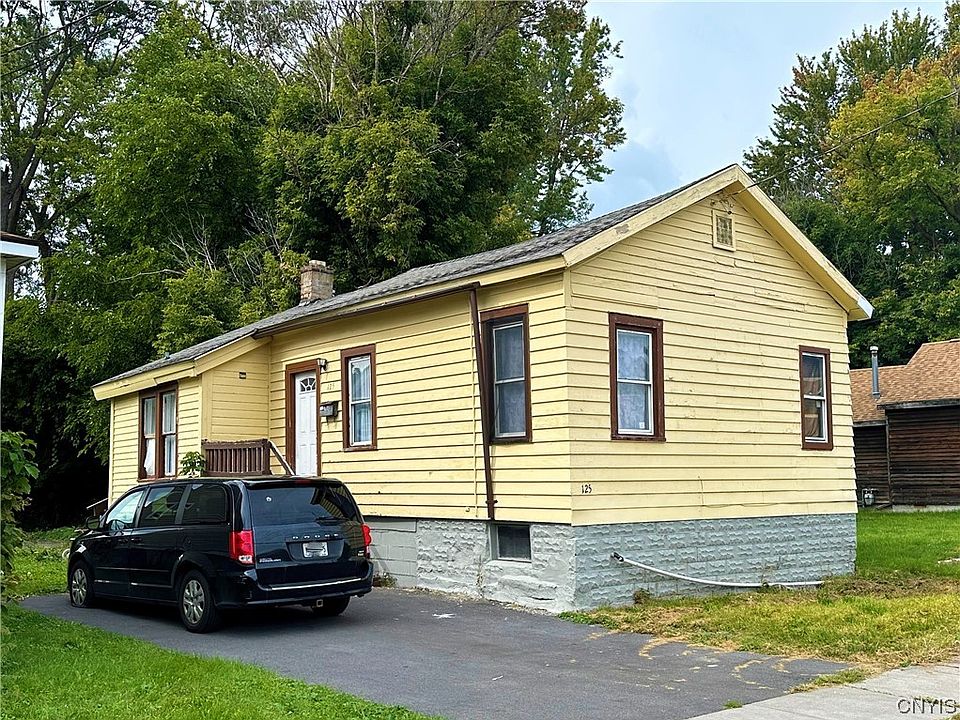 1st image of 125 Oak St