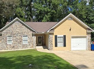 8505 Garvey Dr, Fairburn, GA 30213