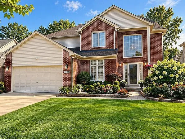 2084 Sprucewood Dr, Sterling Heights, MI 48310