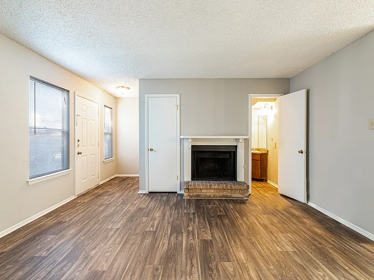 The Camaron Townhomes & Flats — Photo 16