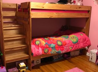 509 Wells St, Ravenswood, WV 26164