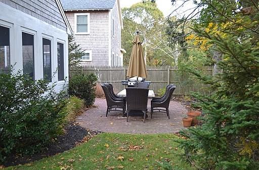 5th image of 10 Lawrence Ave