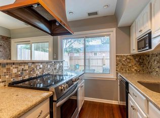 118 Albemarle Dr, Blue Bell, PA 19422