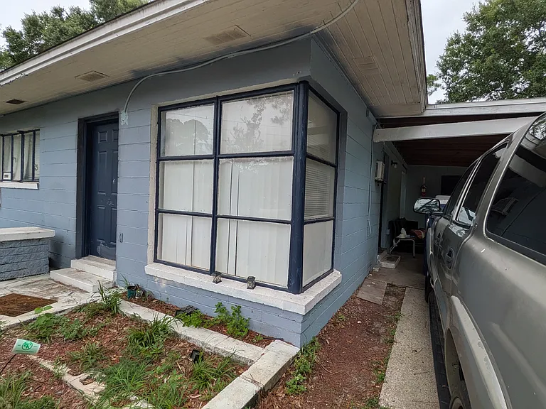 401 Fairfax Dr — Photo 6