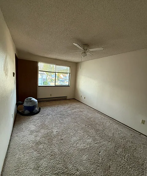 709 F Pl NE #3 — Photo 1