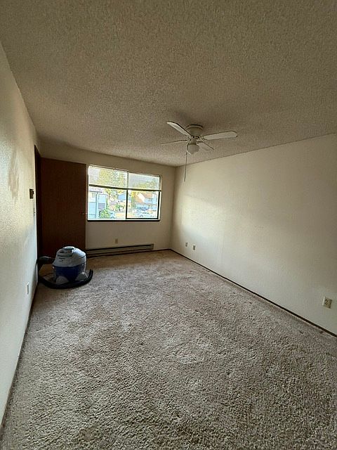 1st image of 709 F Pl NE APT 3