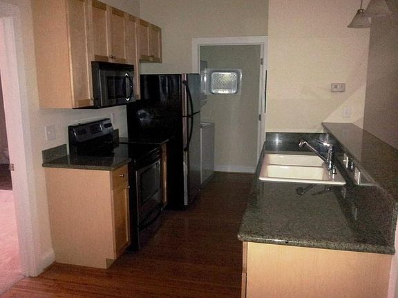 4th image of 1414 W Marshall St APT 405