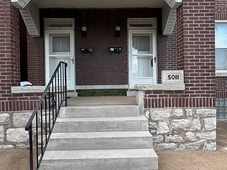 5011 Goethe Ave #B — Photo 2
